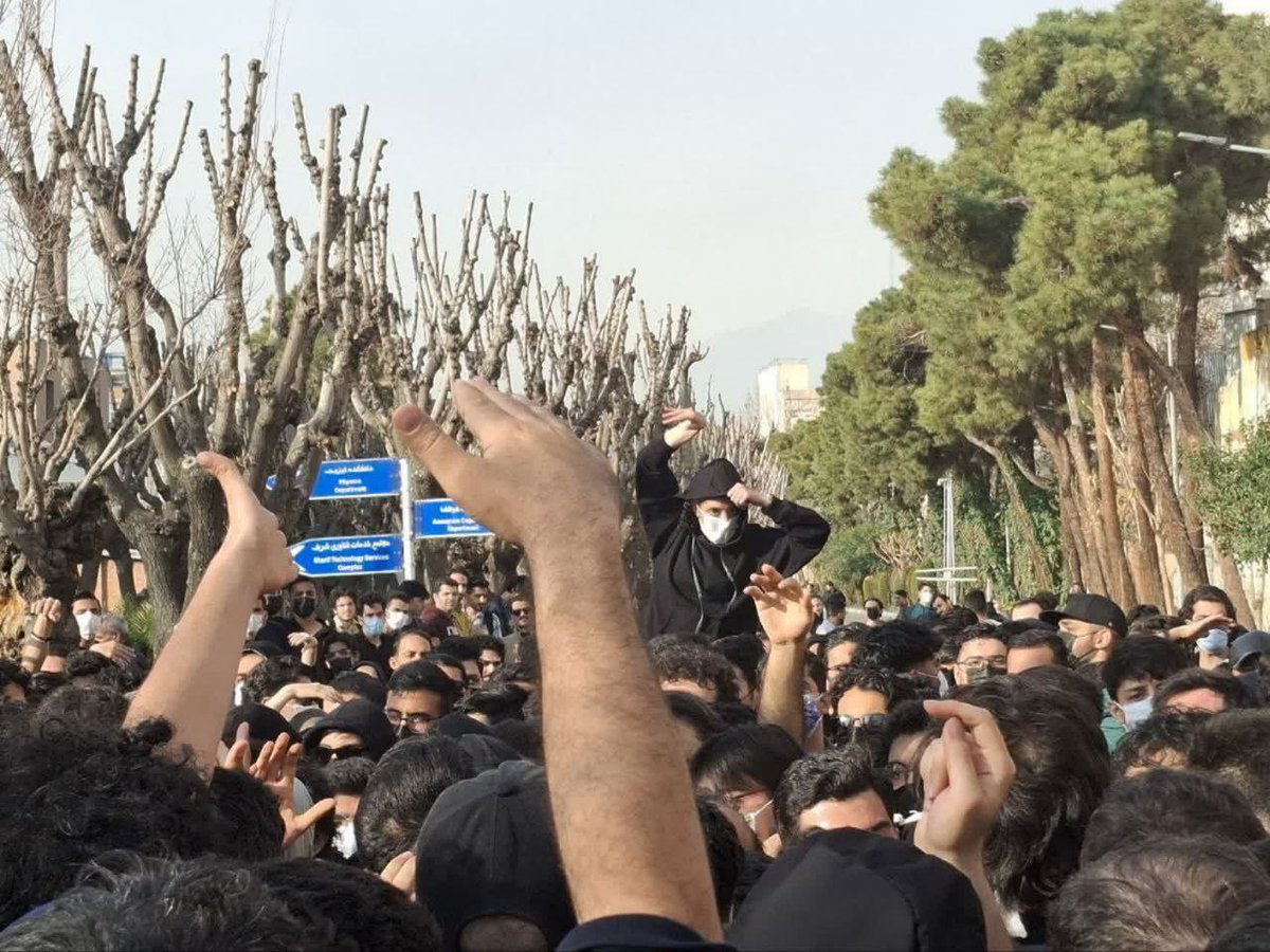 پانتی tweet media