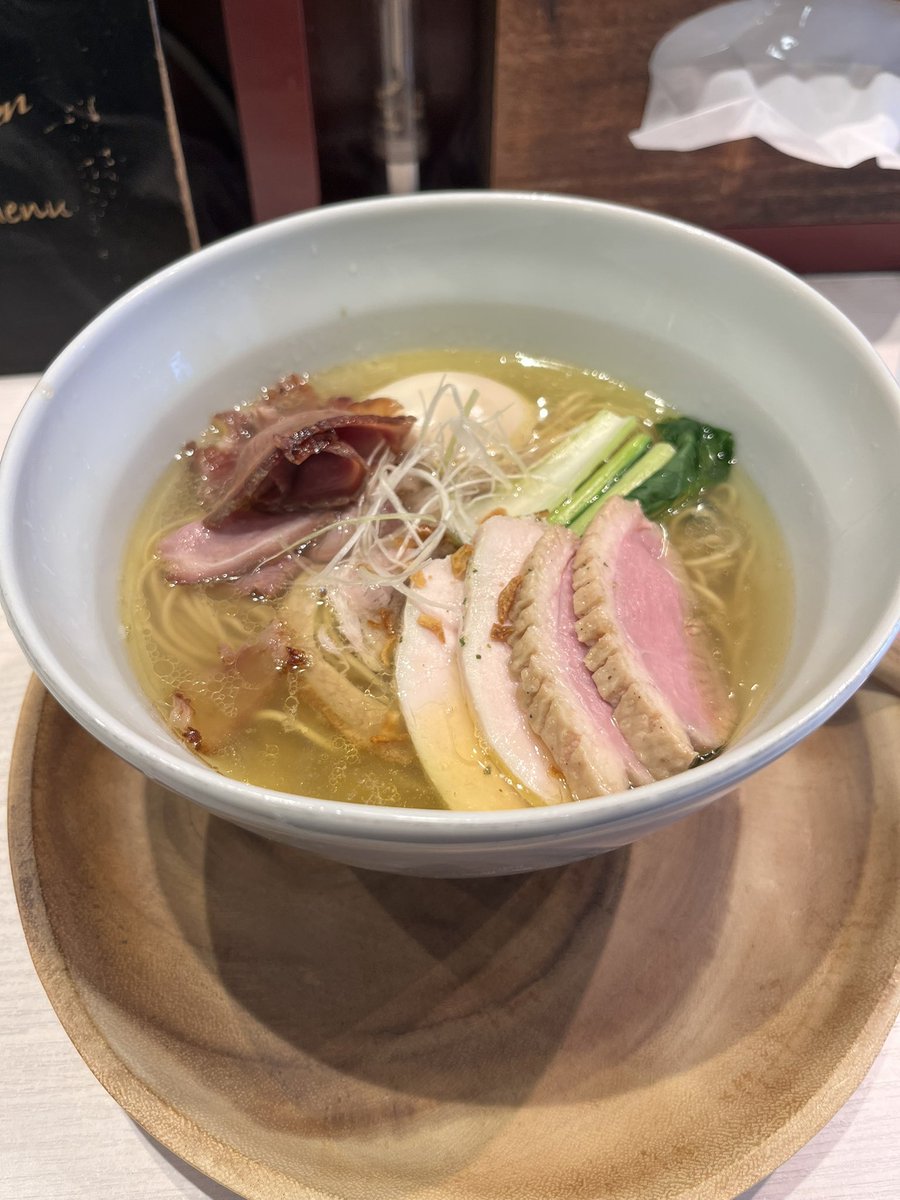 pposjkn's tweet photo. 美味しすぎた🤤
#呉田
#goden
#特製塩ラーメン https://t.co/UlLXg1uuMr