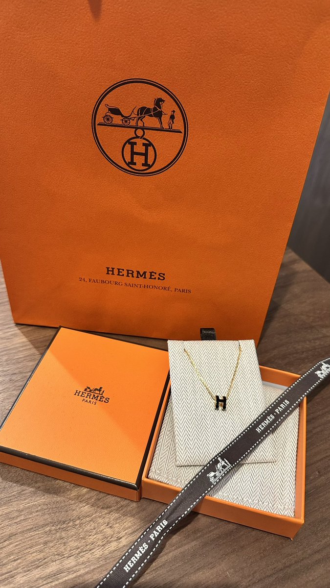 ___00mochi's tweet photo. エルメスのポップHミニゲット可愛すぎる>  ̫ <♡休職中の身で散財💸💸 https://t.co/cNZEoDgt8O