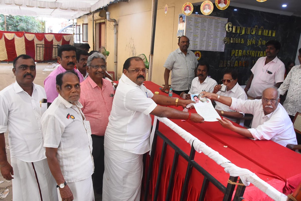 NTimuka's tweet photo. தமிழ்நாடு சட்டமன்றத் தேர்தல் 2026 திருநெல்வேலி சட்டமன்ற தொகுதிக்கு மாநில வர்த்தக அணி இணைச் செயலாளர் மக்கள் தொண்டன் என்.மாலைராஜா.,EX.MLA.,அவர்கள் விருப்பமனு தாக்கல் @mlatamil @CMOTamilnadu @EN_tamilnadu @EN_tamilnadu @CMOTamilnadu @mkstalin @KanimozhiDMK https://t.co/PeUmCAkcNH