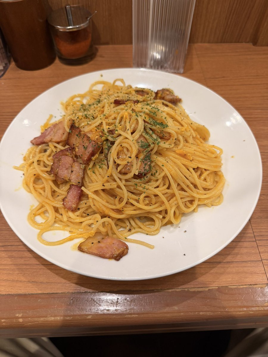 kuribon's tweet photo. ここ1〜2年なんだけど、あるでん亭の劣化がひどくて、特にカルボナーラの火の入れ方が強いのかなんかそぼろ感さえあるのは気のせいかな？ https://t.co/MiOYZOiT5g
