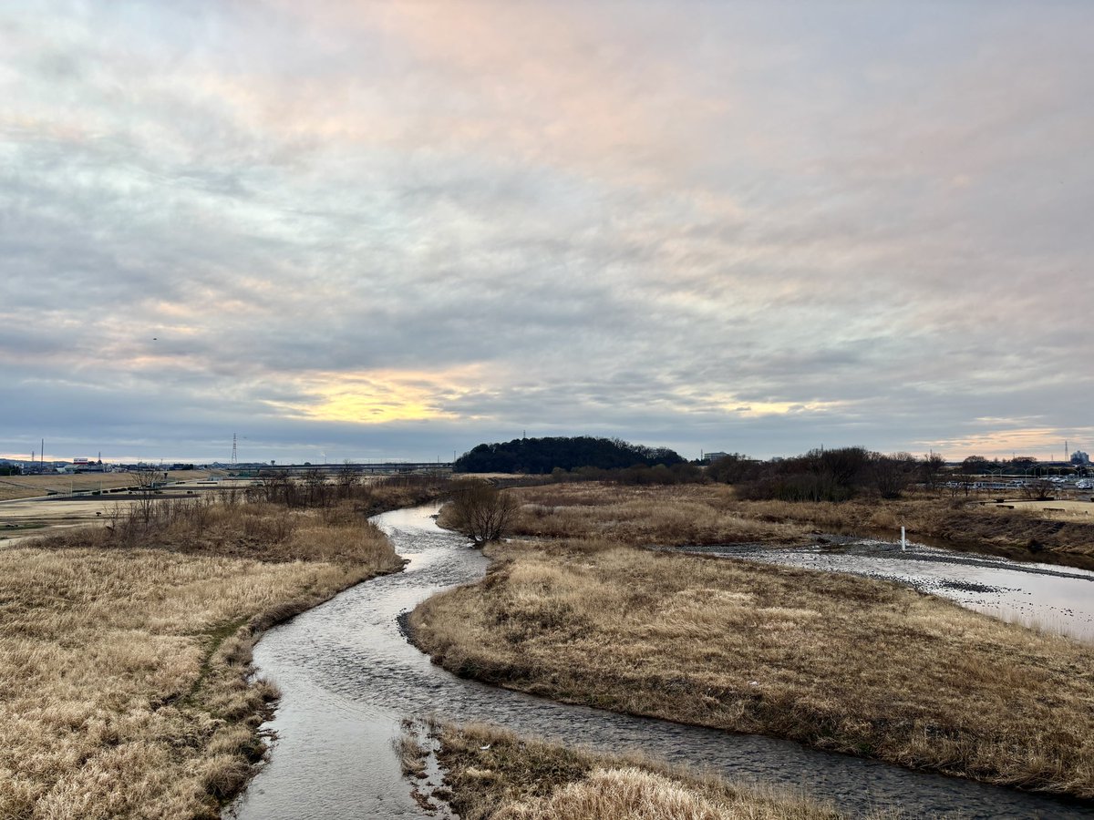 kenamipara's tweet photo. 栃木県、初上陸…！というわけで渡良瀬川を渡り、日本最古の学校へ。出張走3キロほど。 https://t.co/F2gyrNp1k5
