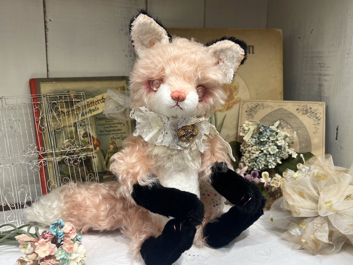 3/4(水)~3/17(火) 『森脇由美子作品展』 写真1枚目 1.狐[ピンク] (約