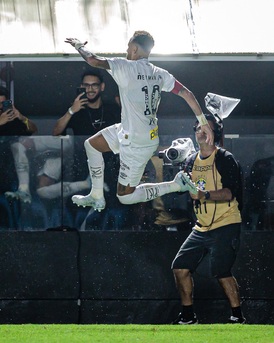 then and now🥹
Neymar defends Vila