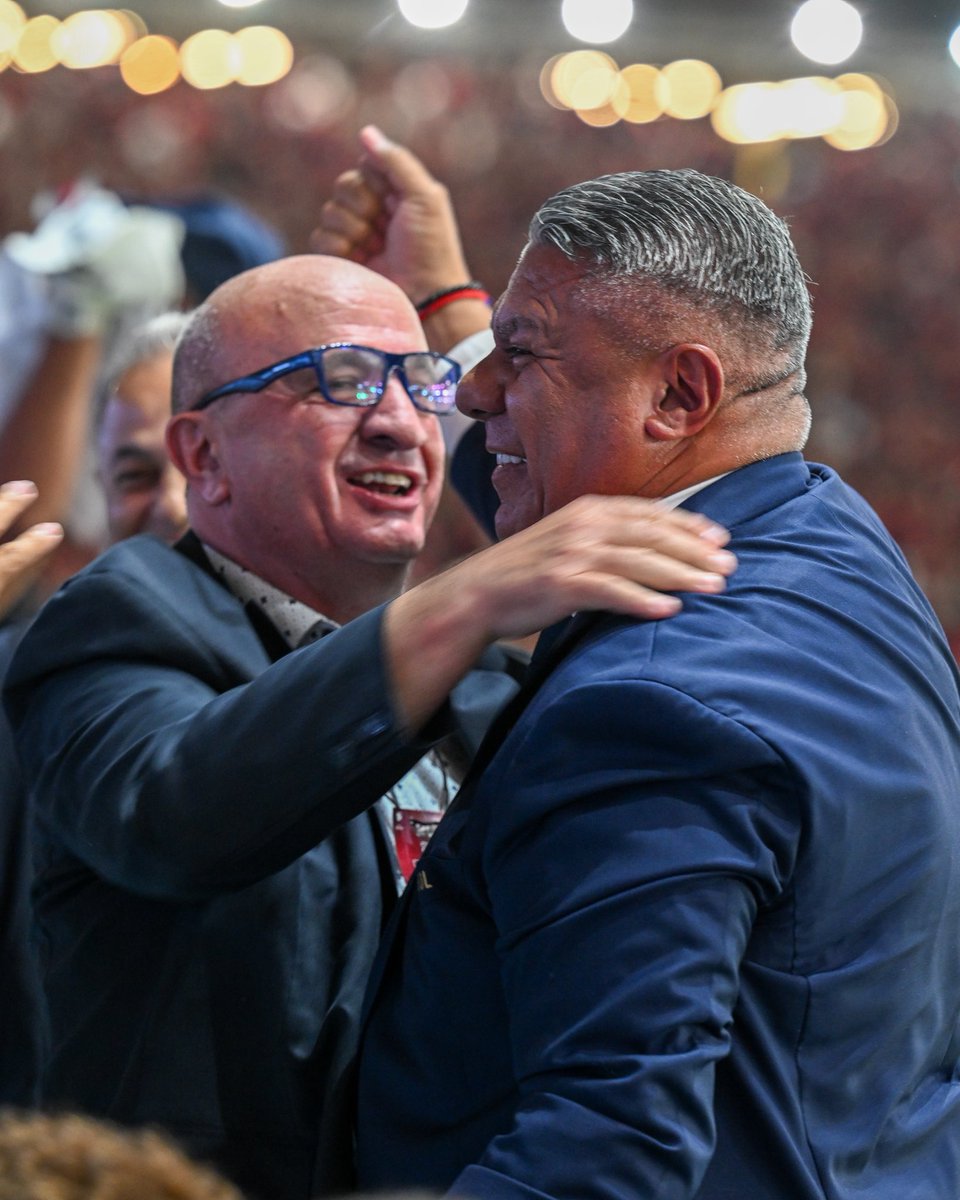 ¡Heroico lo de <a href="/clublanus/">Club Lanús</a>! 🏆⭐️

De pie y aplausos para este equipo de guerreros que, con mucha garra, corazón y personalidad, sacó adelante un partido durísimo, hizo historia y gritó CAMPEÓN en el Maracaná.