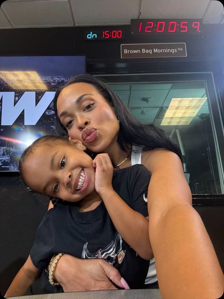 Ivory ✪ tweet media