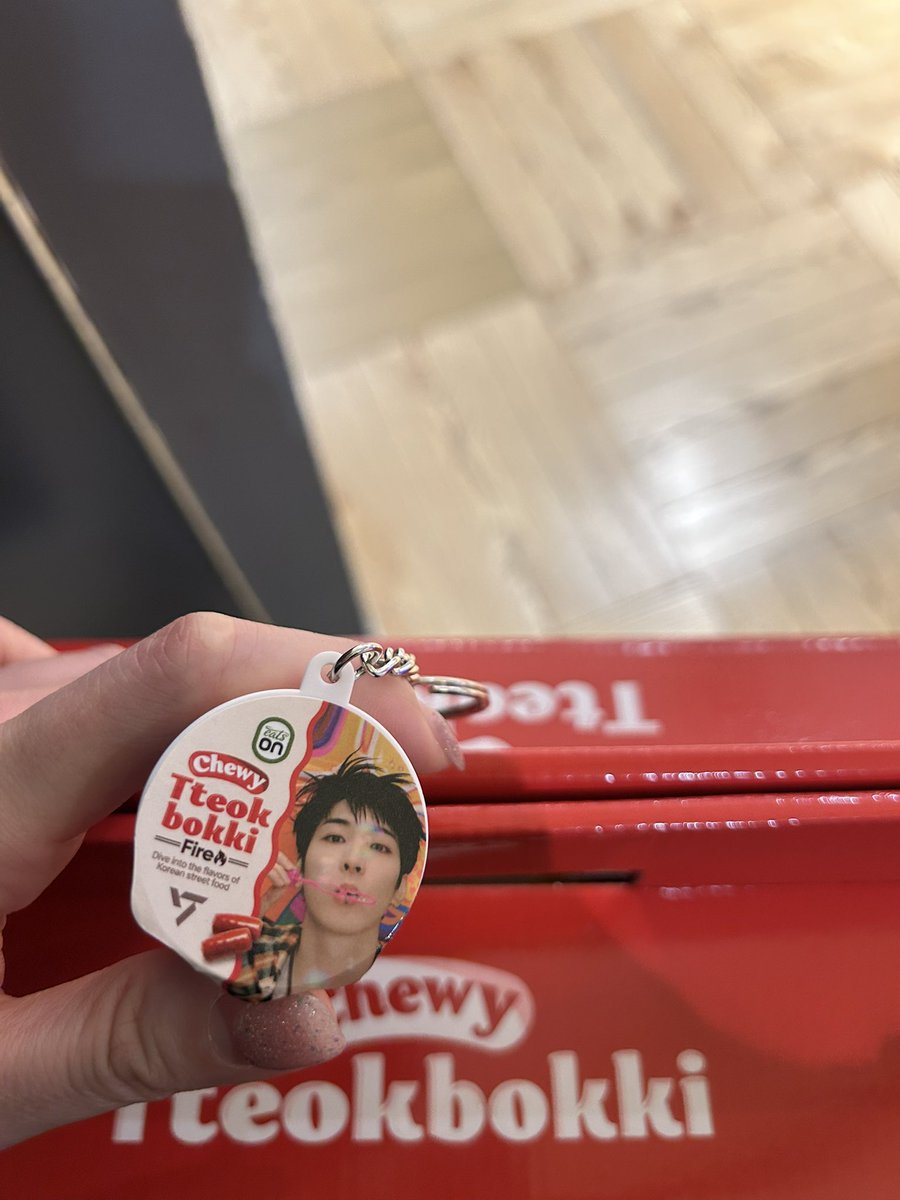 交換希望】 POPUP キーリング 譲:ウォヌ🦊 求:エスクプス🍒 都内手渡し