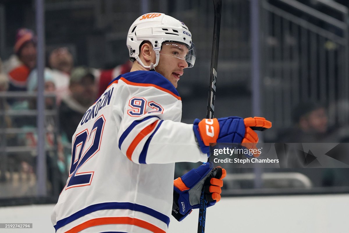 Vasily Podkolzin scores his 13th goal of the season to make it 2-0 #Oilers in the first period! #LetsGoOilers
