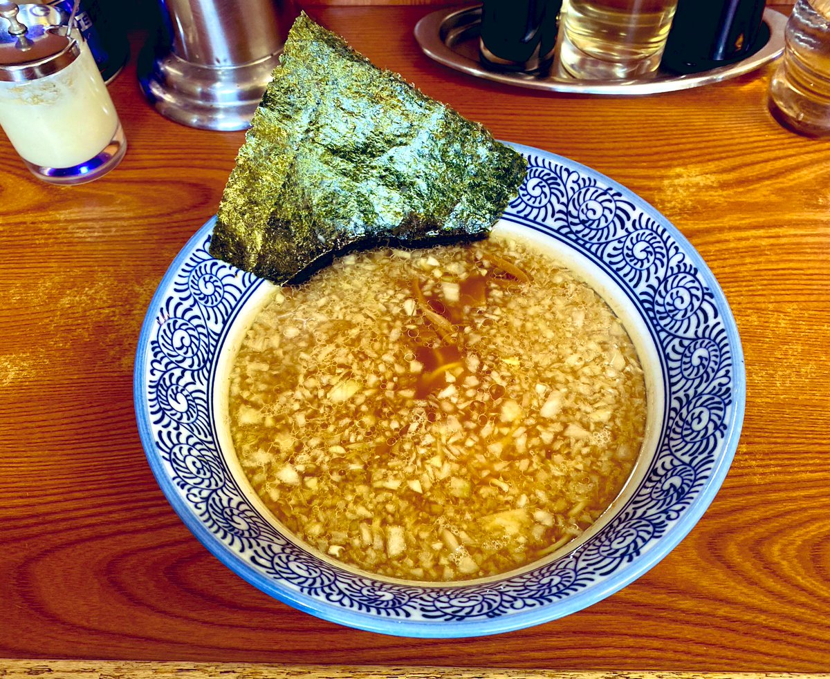 インフルお嬢の代行用事を終え その足で吾衛門さんへ✨ 中華そば（半麺