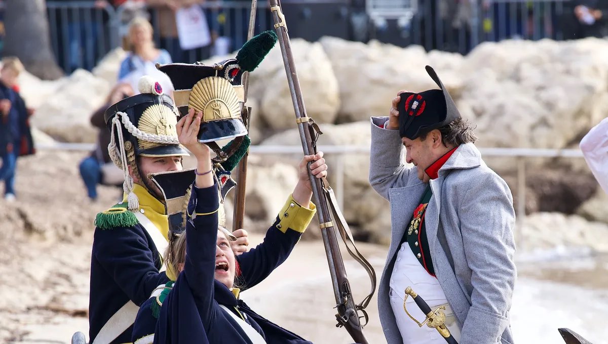 NNews47697's tweet photo. 📻Radio : France Bleu - Il débarque sur la Côte d’Azur… et reprend le pouvoir en 100 jours !
📅26 février 2026
🔗 https://t.co/prphITq2HX
#routenapoleon #napoleon #vallaurisgolfejuan #reconstitution https://t.co/06doxL3zWz