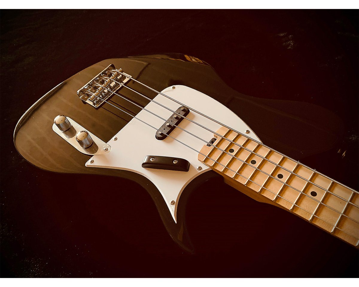 ARIA Guitars tweet media