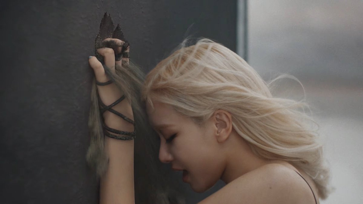 BLACKPINK didn't come to play in the “GO” music video, serving