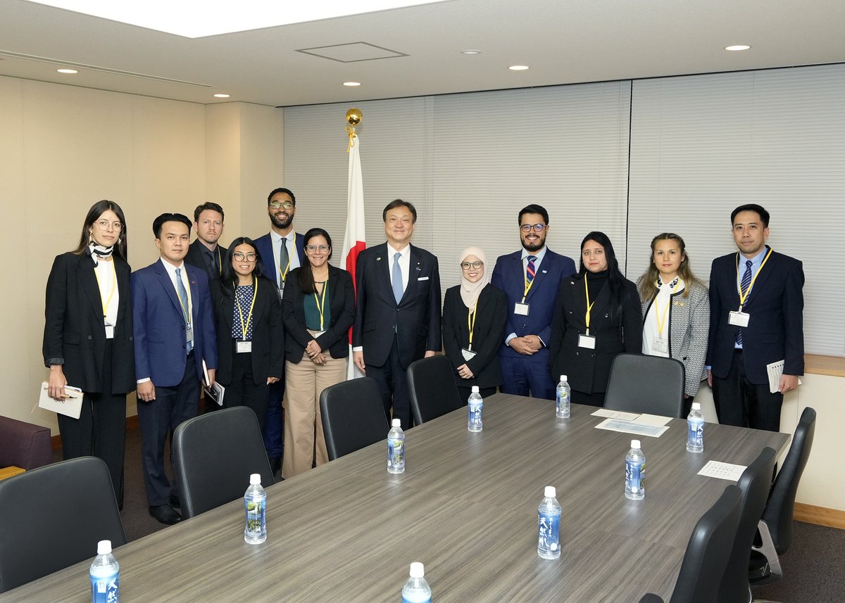 MofaJapan_en's tweet photo. State Minister for Foreign Affairs HORII received a courtesy call from young leaders of Forum for East Asia - Latin America Cooperation (#FEALAC), who are visiting Japan under the “25th FEALAC Young Leaders Invitation Program”.

https://t.co/f1i1wuqu7i https://t.co/EiQ7LO54l2