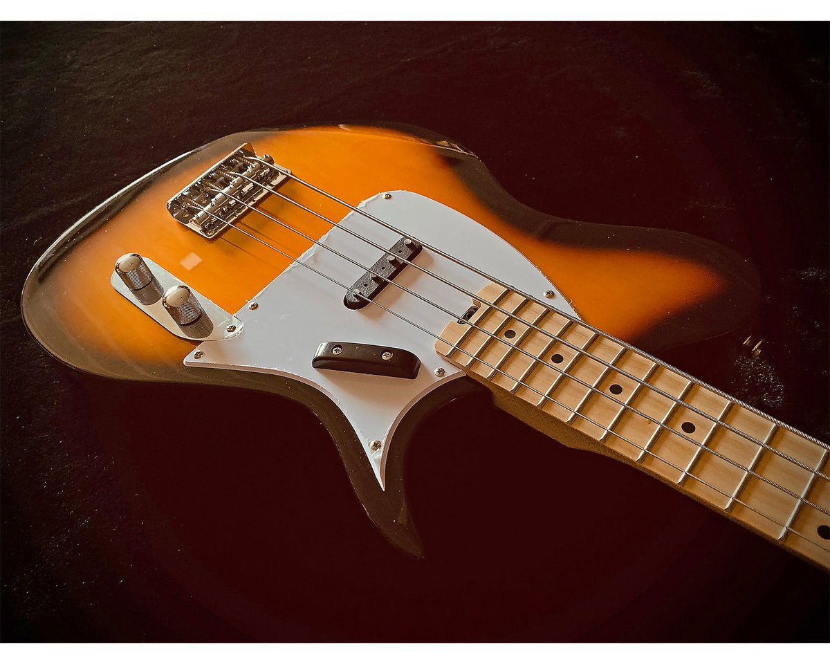 ARIA_Guitars's tweet photo. Classic roots. Fresh attitude.
The J-B51 takes inspiration from the legendary bass from 50s, wrapped in the unique offset body shape.

Vintage feel. Solid punch.
Built for players who want real bass character without breaking the bank.

#AriaProII #Aria #JAY #JB51 #ElectricBass https://t.co/MuzJz11wKt
