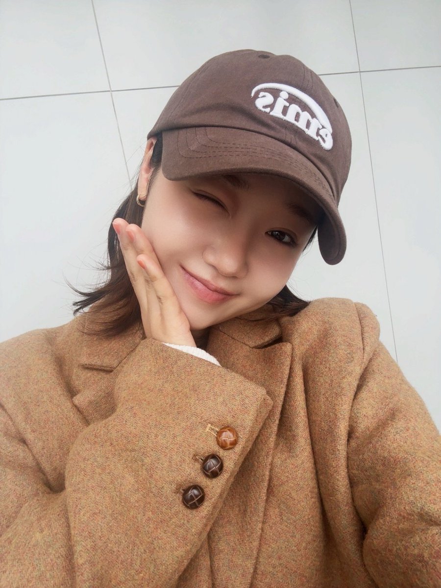 [📸] 260301 MBC FM4U #정오의희망곡김신영입니다

여러분에게 찾아올 수많은 어떤 날들이
유정이와 함께 듣는 반가운 노래 한 곡에 웃음 짓는
좋은 하루가 되었으면 좋겠어요🌷

#최유정 #CHOIYOOJUNG