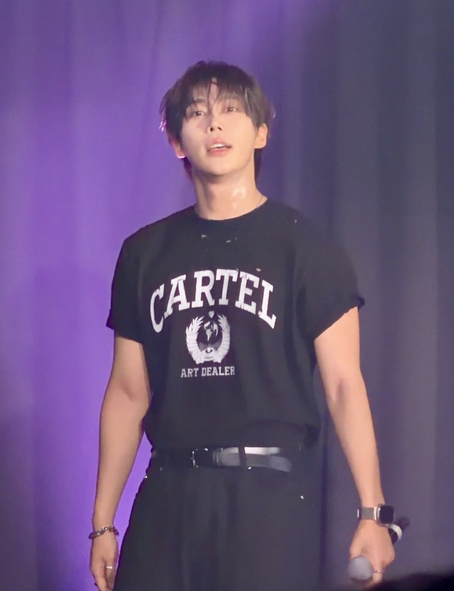 jun1228lina's tweet photo. 🖤💜
#BAE173 #준서 https://t.co/3eiUs3lgIN