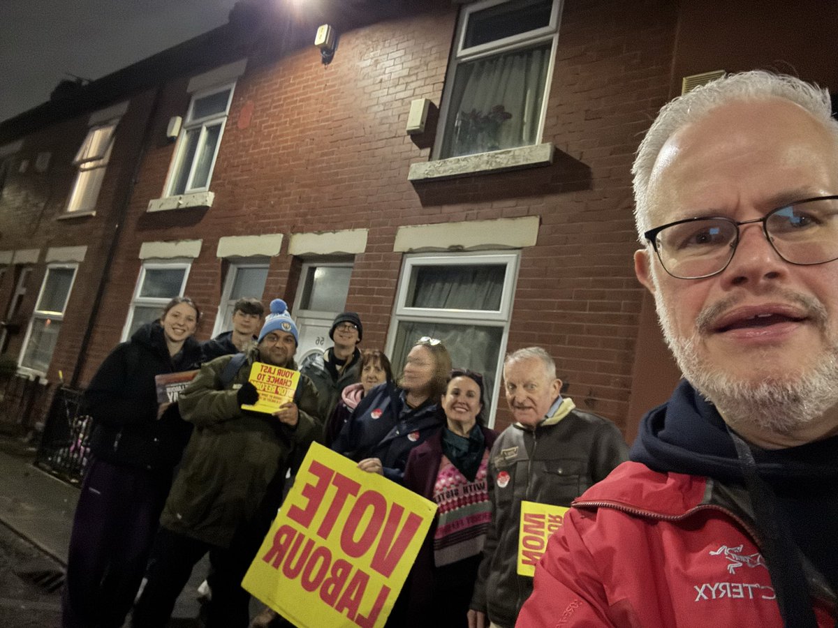 Getting out the <a href="/UKLabour/">The Labour Party</a> vote in #Gorton and #Denton this evening. Great to bump into lots of familiar faces! Whatever the result, Angeliki Stogia has been a fantastic candidate and I hope she’ll be the next MP for a community that needs unity not division