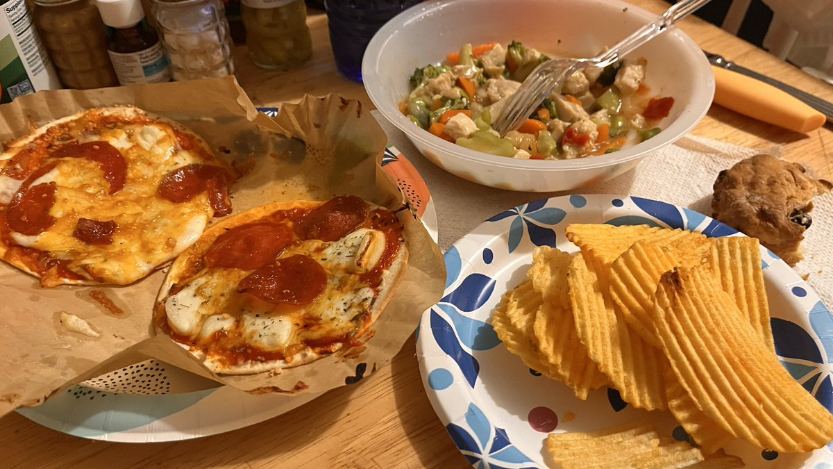 ihatejasey's tweet photo. dinner. feast of mystery freezer stir fry, chips, and mini pizzas with a raisin biscuit i manufactured yesterday #LetsEat #LitAF #CoreyTaylorNutsack https://t.co/mZPegXU52c