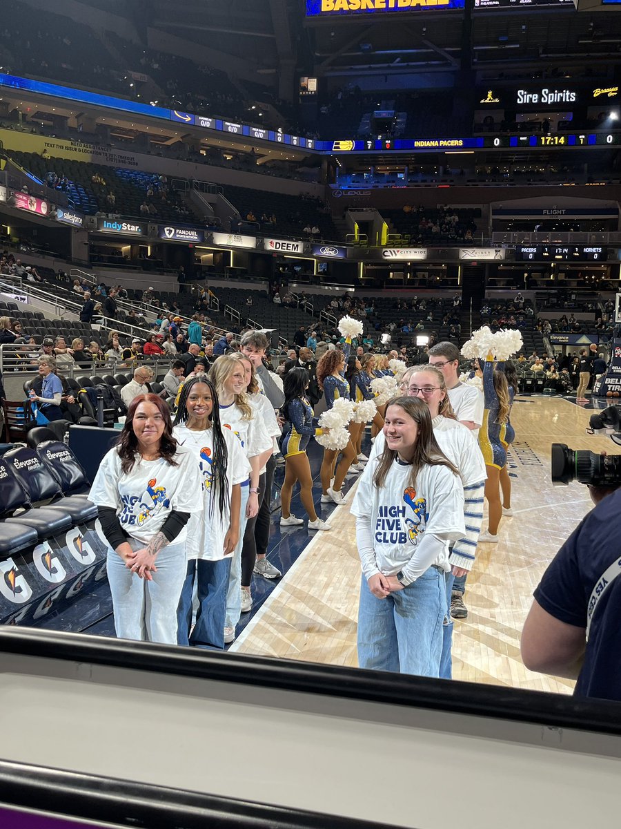 Dr_KurtNelson's tweet photo. Celebrating incoming @klipschcollege educators at the @Pacers Teacher Appreciation Night.  Boomer showing them some love! @MarianUniv https://t.co/nX6bHbNW3M