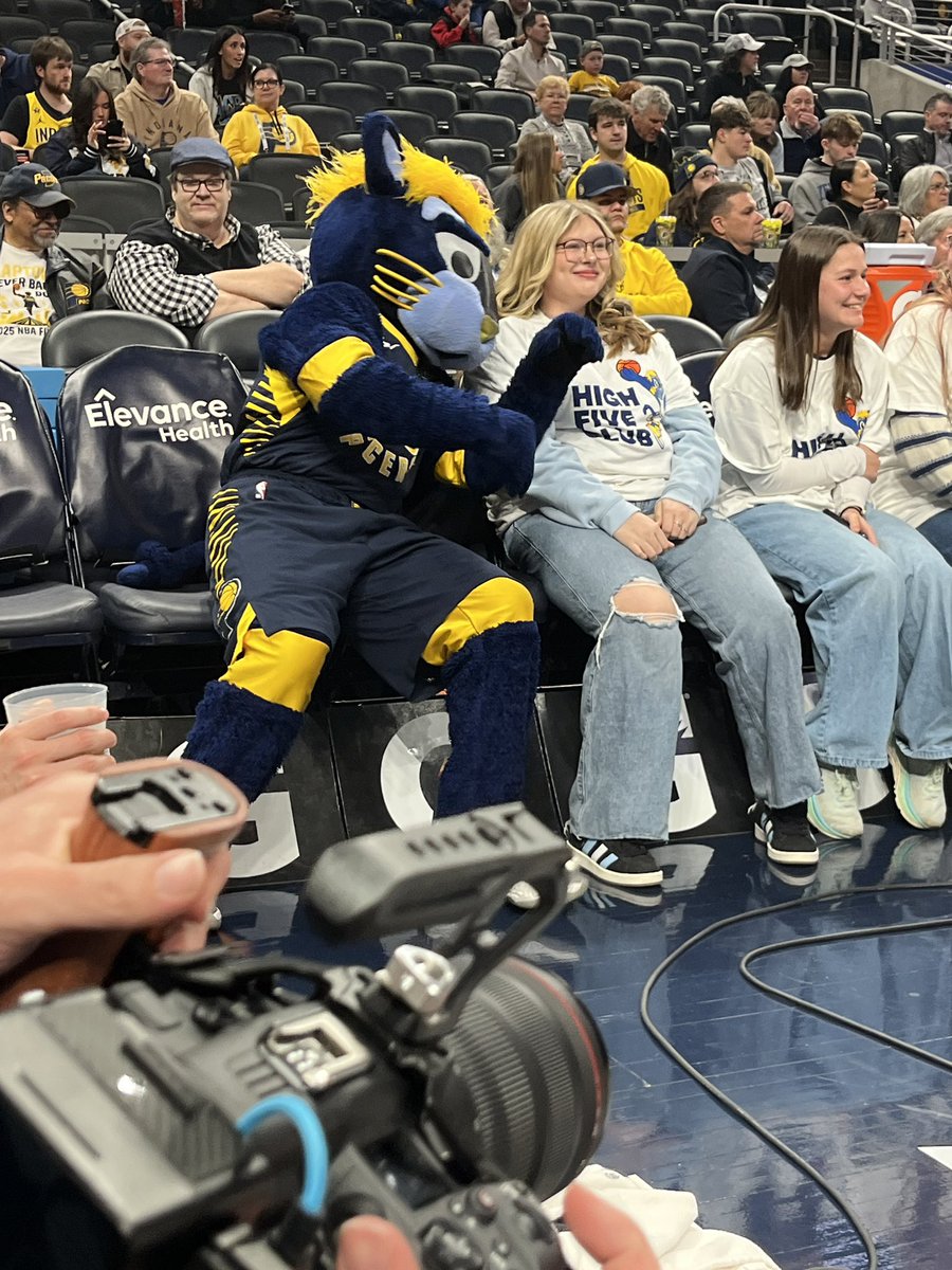 Dr_KurtNelson's tweet photo. Celebrating incoming @klipschcollege educators at the @Pacers Teacher Appreciation Night.  Boomer showing them some love! @MarianUniv https://t.co/nX6bHbNW3M