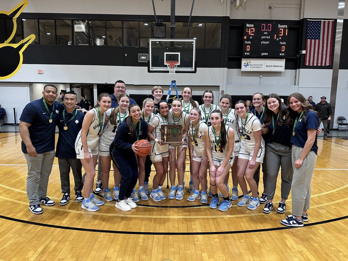 StoriedRivals's tweet photo. @BlueAcesBball 🏀 D3 Girls Central District Final

FINAL
#1 Granville 42
#2 Centennial 31

It’s coming up ACES! ♠️ 

That is now 6 District Titles IN A ROW! 

It wasn’t always easy but Granville weathered the storm to add to the trophy case! 

#SRScores // @BlueAcesBball https://t.co/Rm9uVIF53w