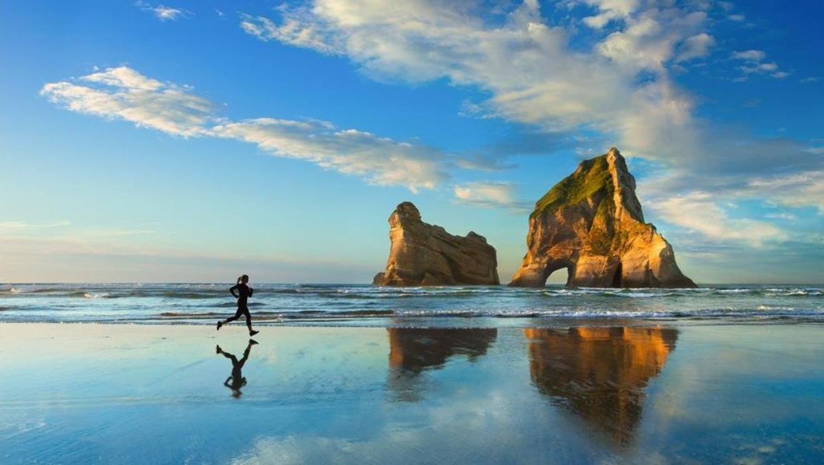 nf4q4s's tweet photo. 打卡 Windows 10 经典桌面Wharariki Beach，终于完成人生最后一片拼图，15 年时间基本游遍新西兰每个角落了😆 https://t.co/TkIbleQD5b