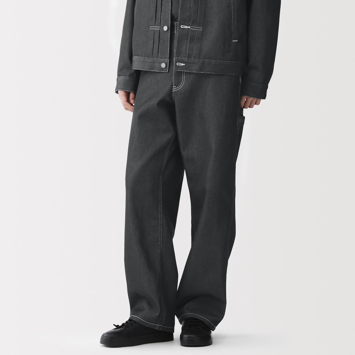 MUJI Labo』から、同素材でワークパンツも新登場。 セットアップでの