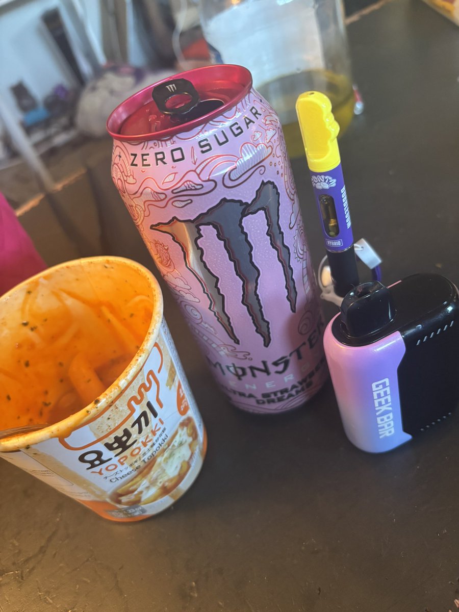 soundwavelvr's tweet photo. Mmm lunch fuckkkkk https://t.co/QjH30VV58G