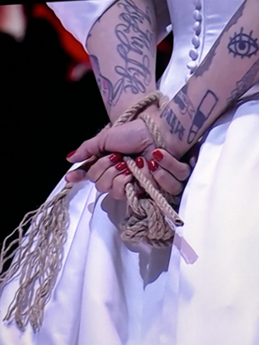 paola ★ tweet media