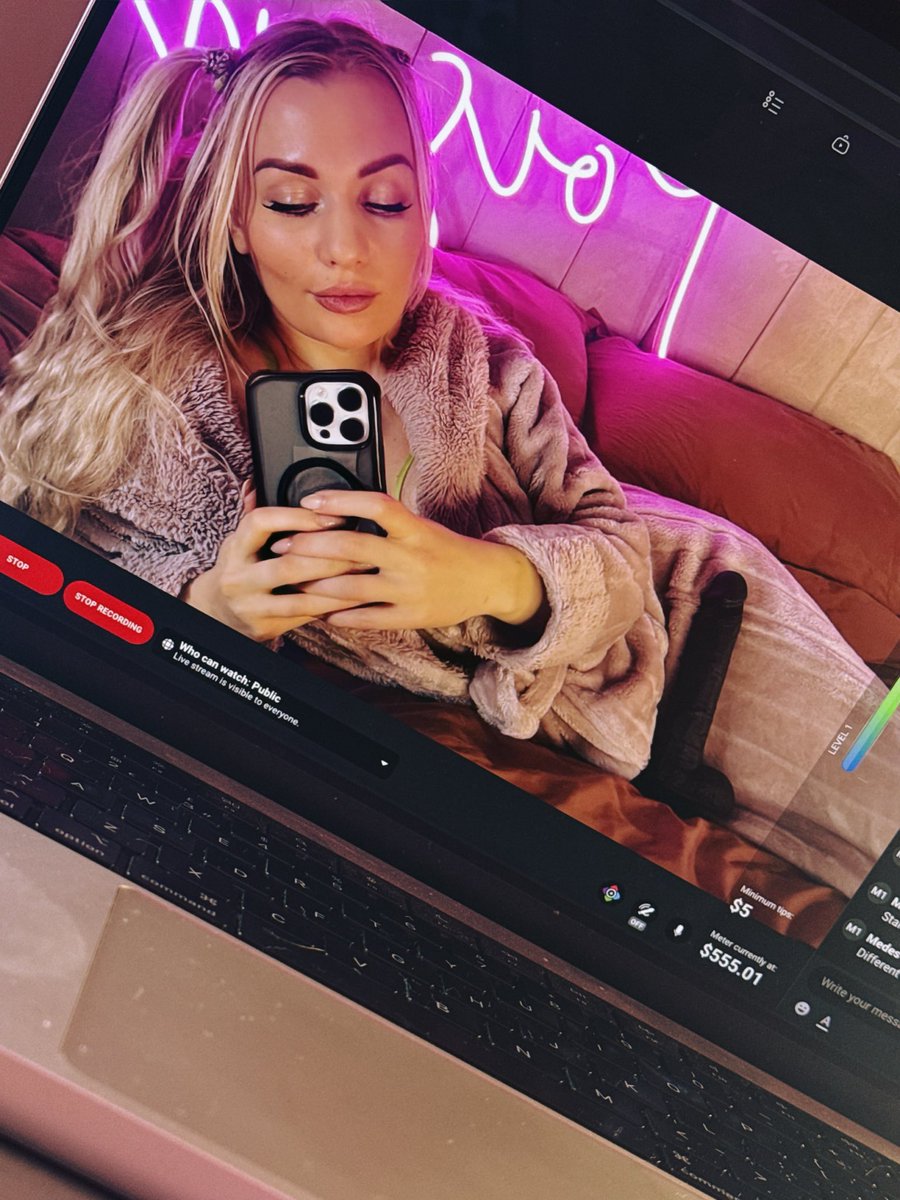 TheDyballatrixx's tweet photo. Livestream #2 is LIVE NOW! 

Bedtime with Poison- wanna play?! 👀 https://t.co/ruFpOsx5TJ