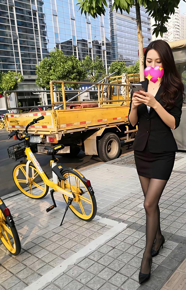 大平层小世界 tweet media