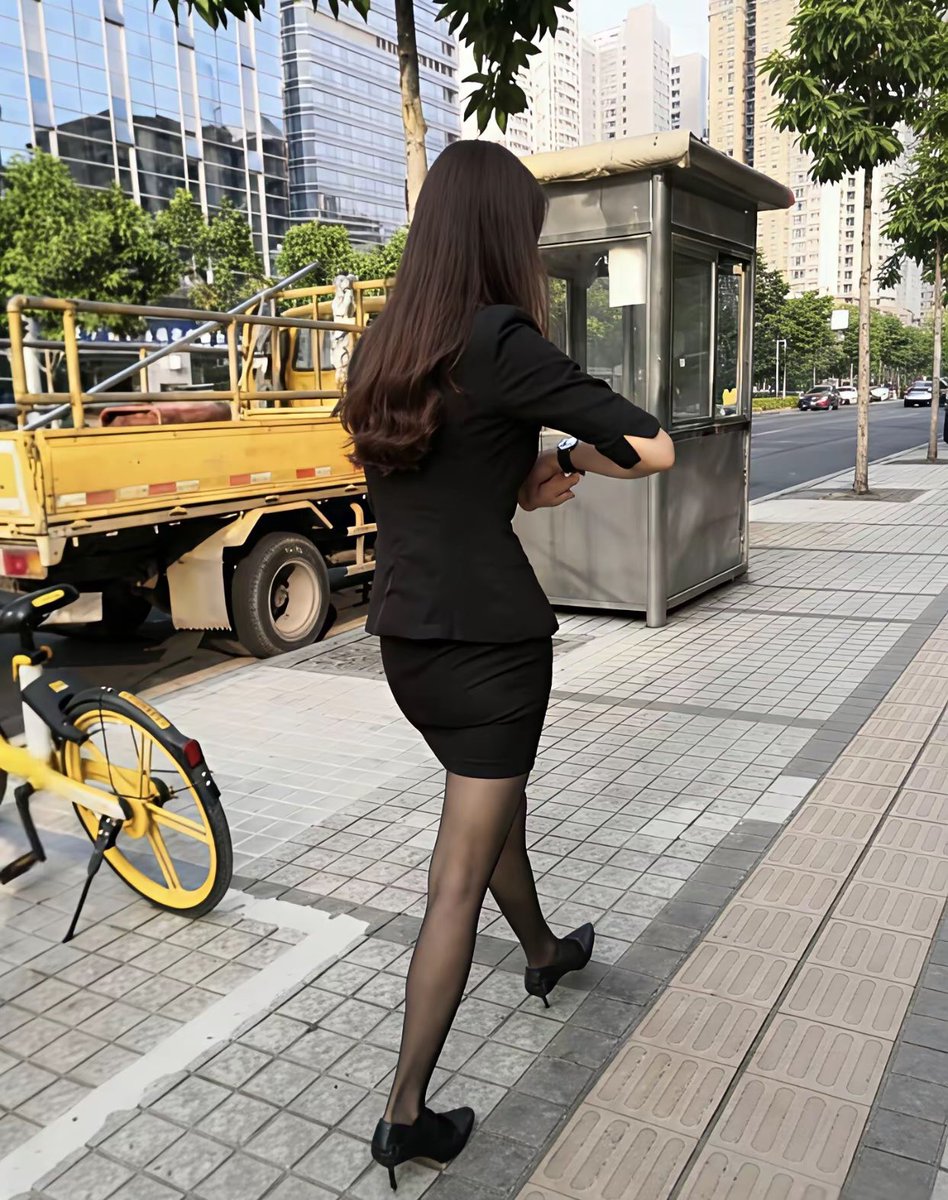 大平层小世界 tweet media