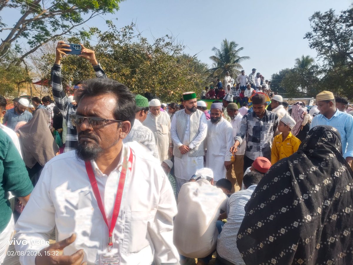 SayedSKhadri's tweet photo. @HULGUR DARGAH JHANDA PROGRAME https://t.co/xvX5q1RQfa