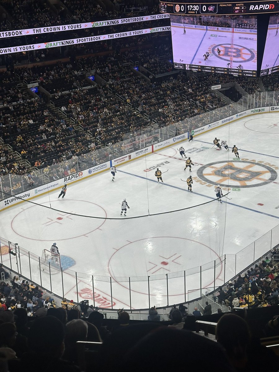 Pretty pathetic recognition of the 5 Olympic Medalist tonight <a href="/NHLBruins/">Boston Bruins</a> 🇺🇸 🇫🇮