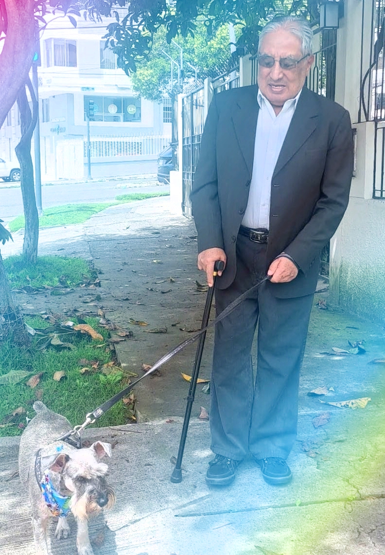 Si vencen al scrolling, revisen la publicación; al abuelito de la foto está dedicado el poema décimo finalista. Un pequeño tributo al ser que se fue para estrujarnos el alma.
Concurso de poemas de #amor: 10 finalistas zendalibros.com/concurso-de-po…