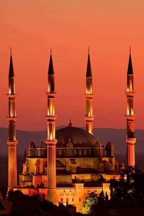 ysfmico's tweet photo. #Allah
#Bismillahirrahmanirrahim
#Bismillah
#BesmeleileBaşladık
#HayırlıCumalar
#27subat
#cuma
#günaydın https://t.co/8opaLO8EtW