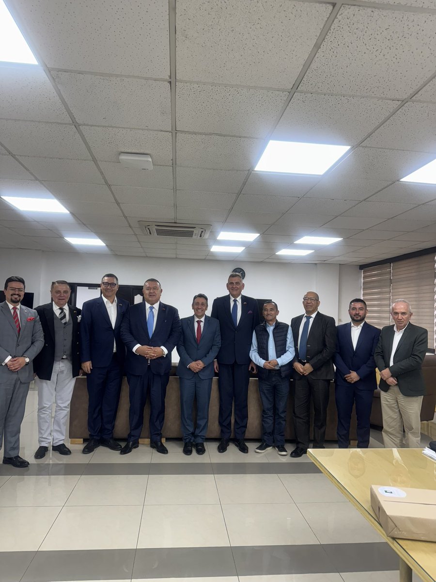 Rumania explora oportunidades de inversión en el Eje Cafetero 🇷🇴🤝🇨🇴

En la <a href="/Uniquindio/">Uniquindío</a>, la RAP Eje Cafetero presentó el potencial regional en agroindustria, metalmecánica, turismo y academia.

Más cooperación y desarrollo para nuestra región. ☕️🌎