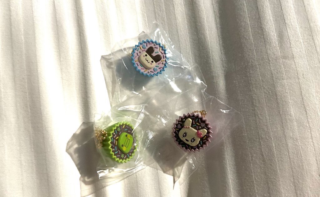 mi___ob__'s tweet photo. たまごっち リラックマ 手作りおやつチャーム 平成女児チョコ めじるしアクセサリー  コリラックマ　ガチャガチャ　交換

譲)くちぱっち、みみっち、らぶりっち

求)コリラックマ2種（👑>💖）
　  異種めじるし

まとめて交換希望
お気軽にお声掛けください！ https://t.co/47qD3UNC9T
