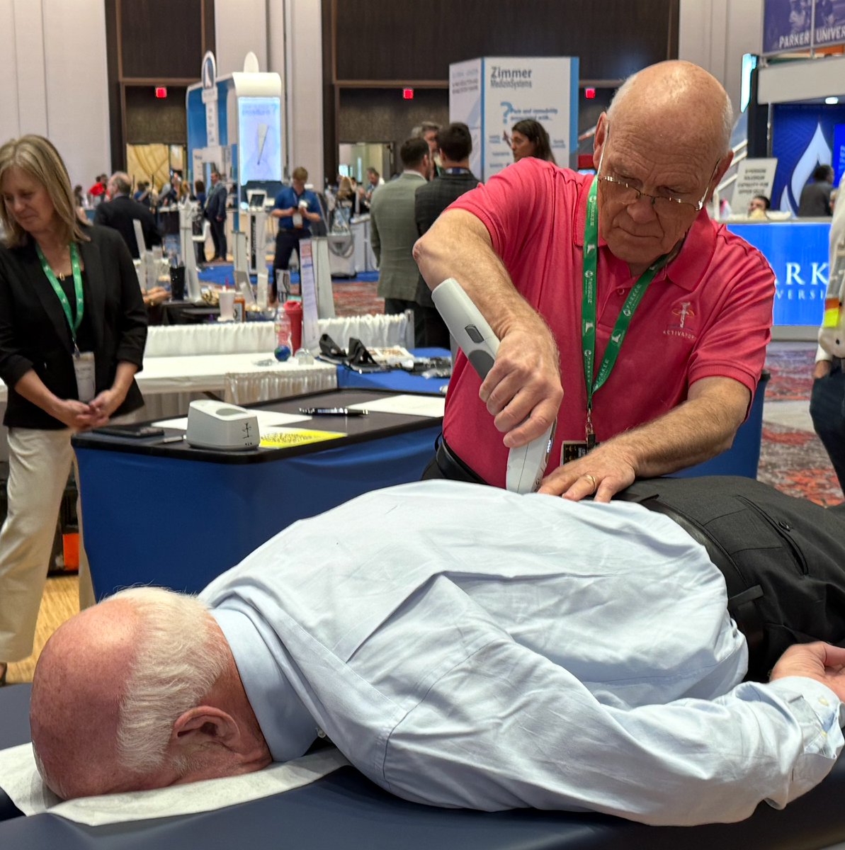 activatormethod's tweet image. Day 1 of Parker Vegas was truly one for the books! 🎉 We’d also like to give a special acknowledgment to Dr. Joe Steinhouser for an incredible 40+ years as an Activator doctor. 

#ParkerVegas #ActivatorMethods #Chiropractic #ChiroEvents