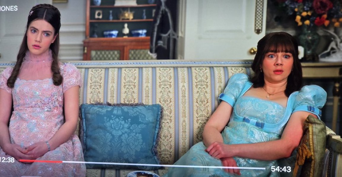 My favorite part of Eloise and Hyacinth’s reactions to the Penwoods being mean to Posy is the fact that they would never be malicious to their siblings on purpose. Yeah they fuss and fight but at the end of the day they would draw blood to defend each other 
#BridgertonS4