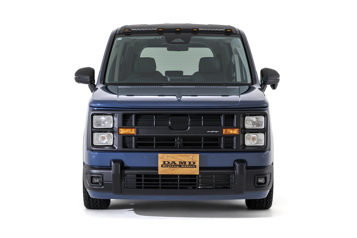 responsejp's tweet photo. ホンダ『ステップワゴン』を“角目4灯”で古き良きアメ車風に！ ダムド、ボディキット「DAMDステップワゴン・レゾネーター」発売
https://t.co/GsxBpK9KAQ

#DAMD #ホンダ #ステップワゴン #ミニバン https://t.co/CY4IQ8jBLo