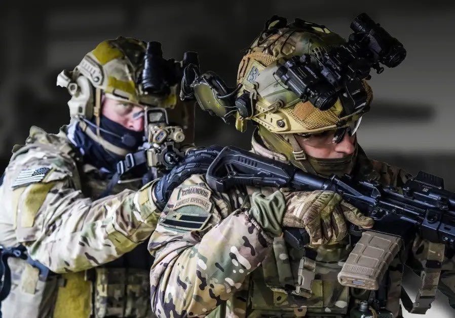 🇨🇱🇺🇸| Operador chileno y estadounidense de FFEE en el ejercicio conjunto “Pacific Dagger”, realizado en Chile (2024).