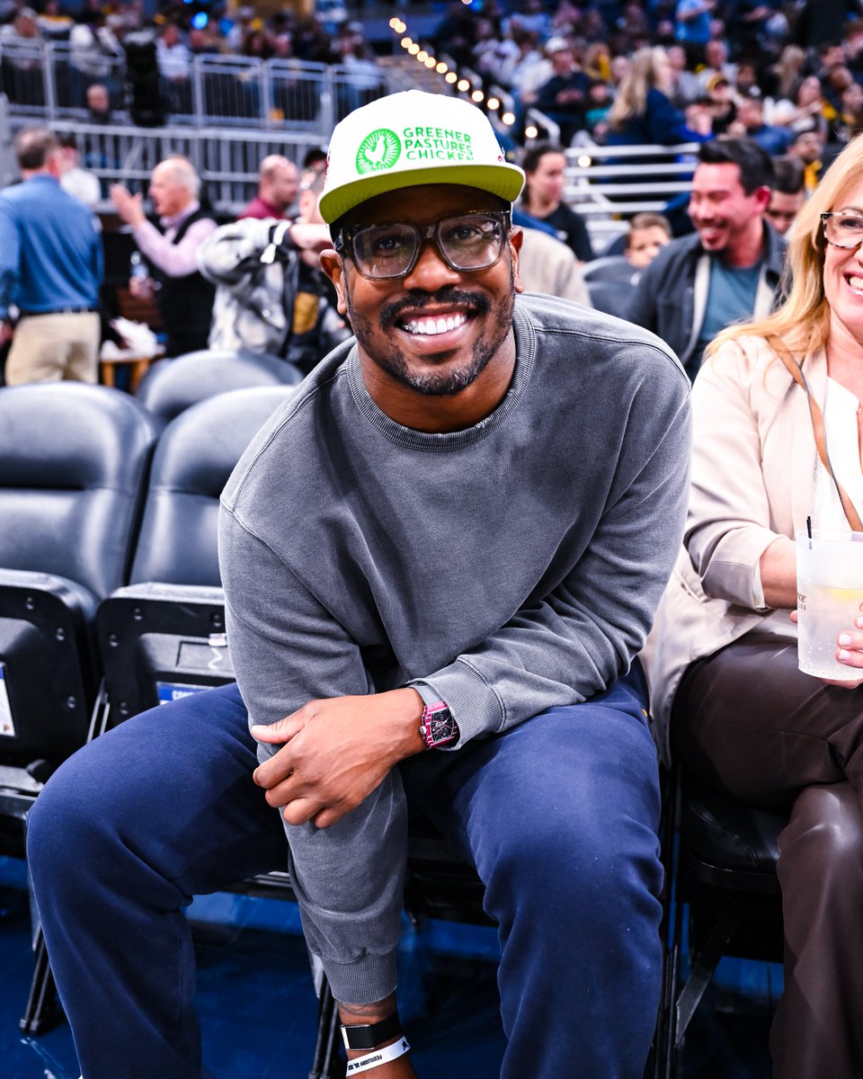 Super Bowl 50 MVP Von Miller in the house tonight 👏