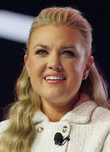 Emerald Fennell Updates tweet media