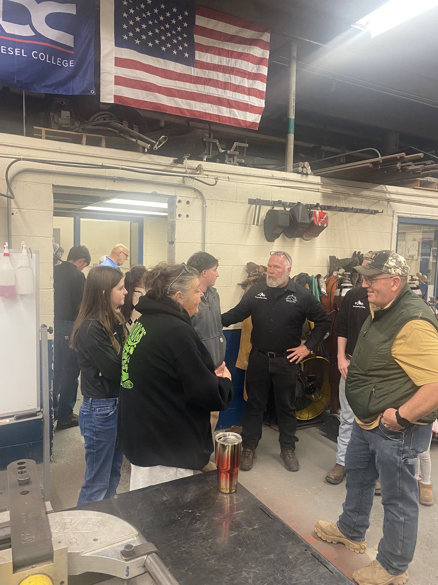 ForAppalachia1's tweet photo. Thanks to everyone who came out to celebrate a successful launch of the Simulated Workplace Program at Wise County Career Technical Center. Special thanks to @VAeRegion for funding this amazing project. Also, thanks to our industry partners, parents, teachers and Administrators! https://t.co/U4aHcLDmlB