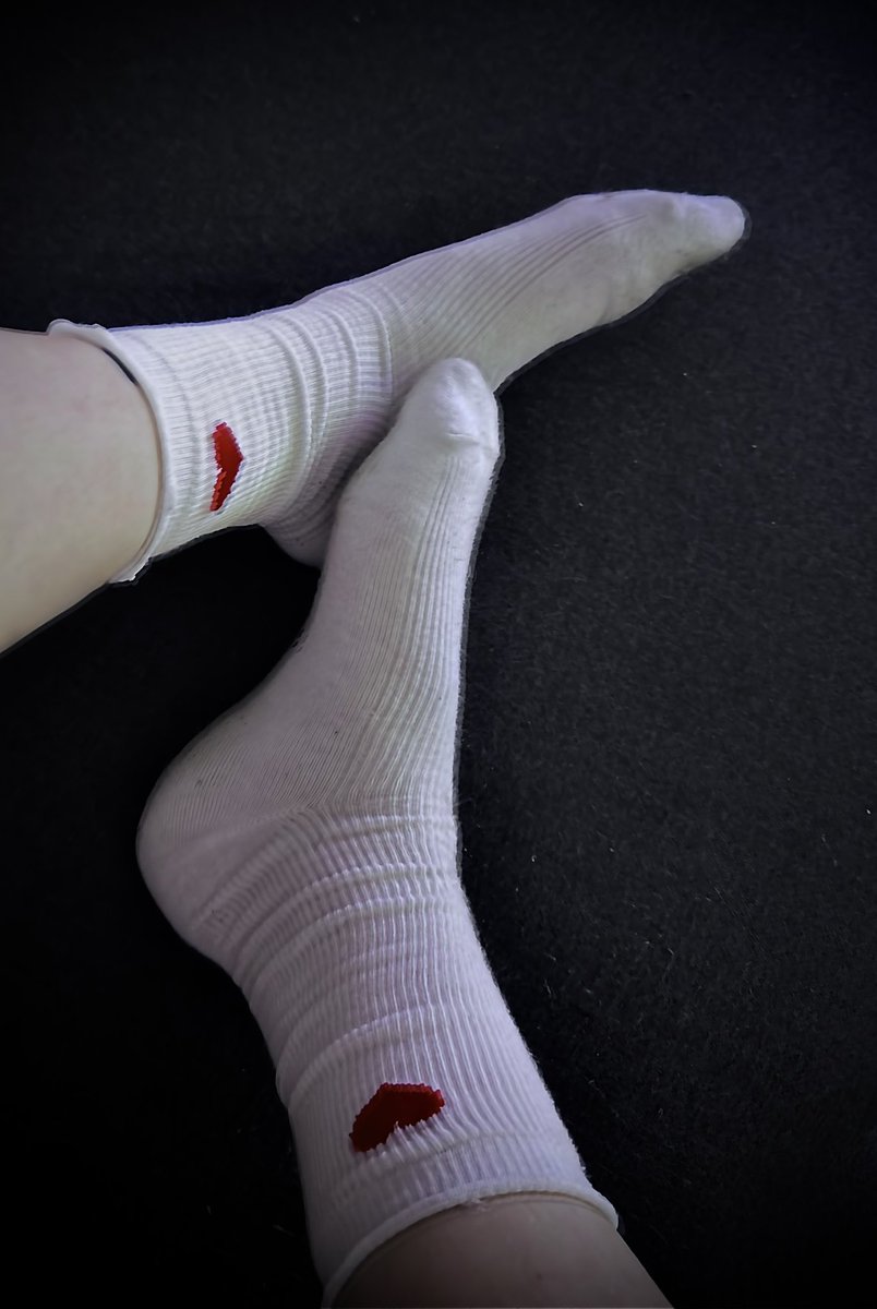 TroubleInHeels6's tweet photo. Hi,

Are you wondering what’s under those cute socks?
Lucky you 😉

I’m selling pictures and videos of my feet.
I can surprise you, or you can make a wish and I’ll make your dream come true.

Check the link to my OnlyFans in my bio! ✨ https://t.co/x86WZrRFRt