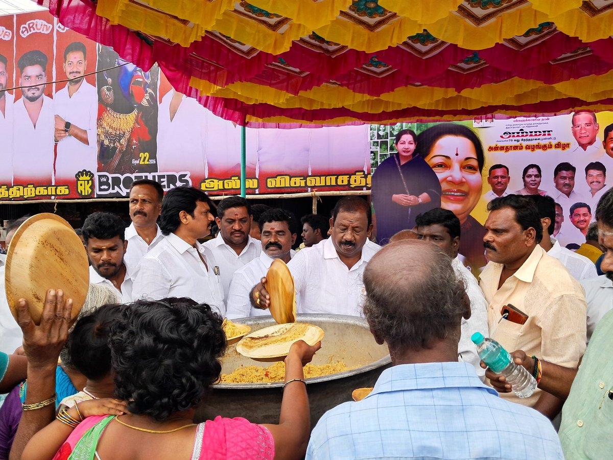 MalaiSPM's tweet photo. #கள்ளக்குறிச்சி மாவட்ட #அஇஅதிமுக திருக்கோவிலூர் கிழக்கு ஒன்றியம் #சோழபாண்டியபுரம் 24/02/2026 இதய தெய்வம் தங்கத்தாரகை புரட்சித்தலைவி #அம்மா அவர்களின் பிறந்த நாள் விழா https://t.co/6npGdjj0hK