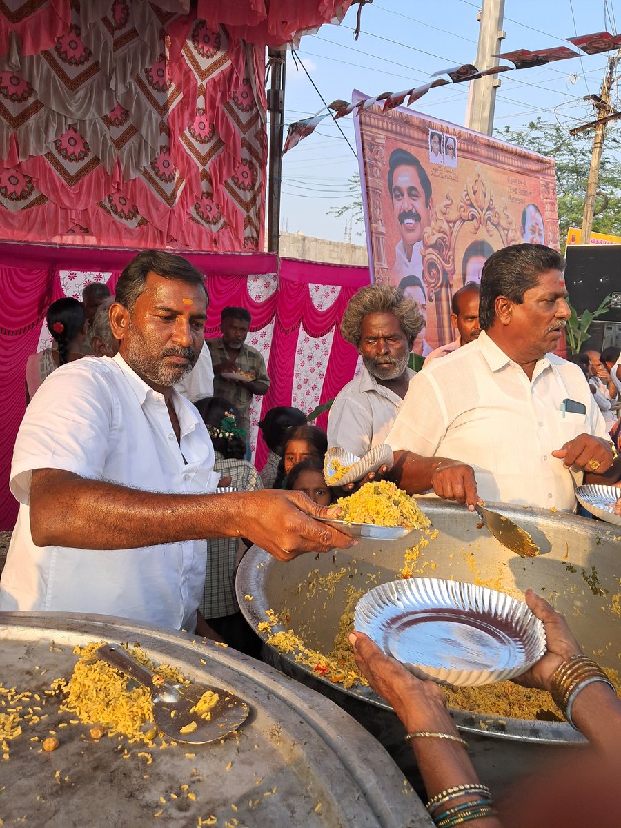 MalaiSPM's tweet photo. #கள்ளக்குறிச்சி மாவட்ட #அஇஅதிமுக திருக்கோவிலூர் கிழக்கு ஒன்றியம் #சோழபாண்டியபுரம் 24/02/2026 இதய தெய்வம் தங்கத்தாரகை புரட்சித்தலைவி #அம்மா அவர்களின் பிறந்த நாள் விழா https://t.co/6npGdjj0hK