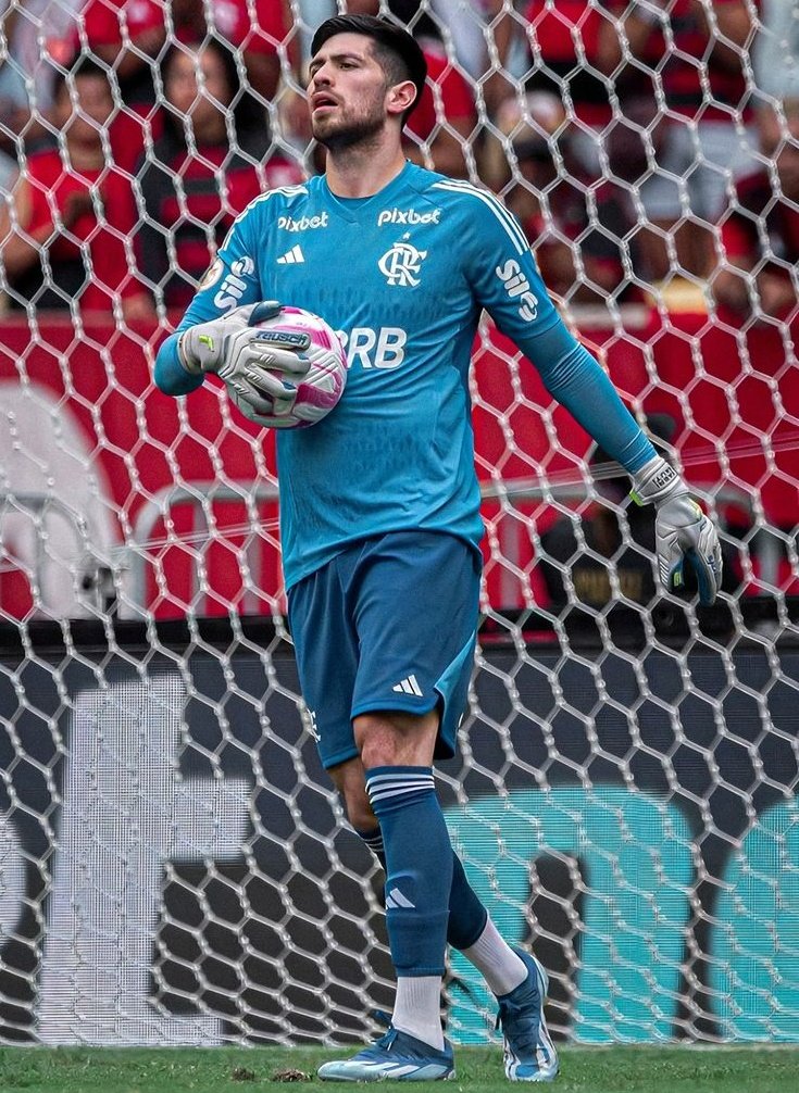 ¿Ya podemos dejar el chistecito de que Rossi es el mejor arquero de América?