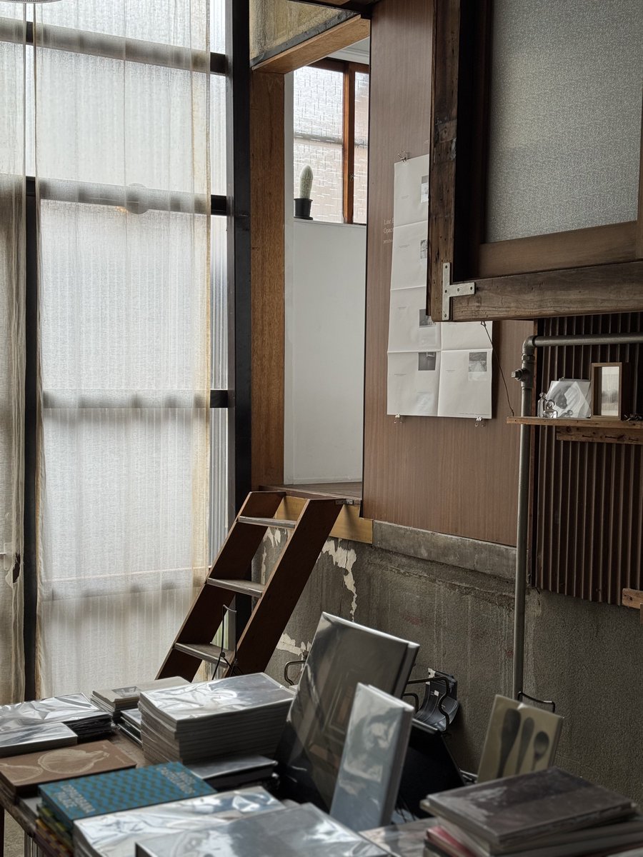 本日営業いたしております。

引き続き1Fのみの直売所形態となりますが、本日より冬季期間を象徴するテントを取り外しました。

店内全体が明るくなり、少しずつ季節の移り変わりを感じます。

本日金曜日と明日土曜日も営業いたしますので、どうぞお立ち寄りください。

iack.online